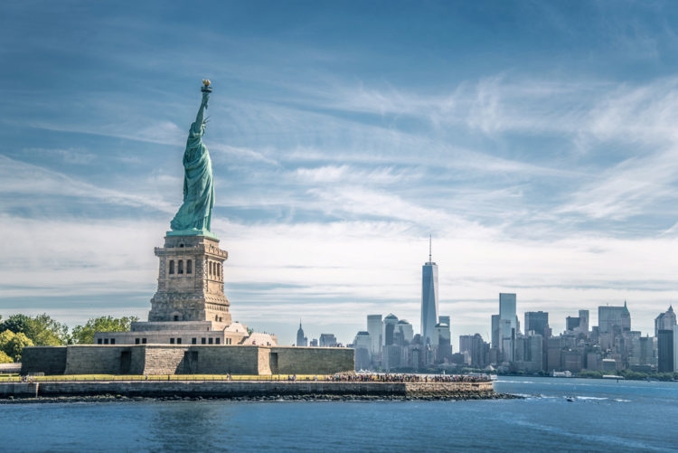 Pemandangan destinasi wisata Amerika Serikat dengan suasana kota dan alam yang indah